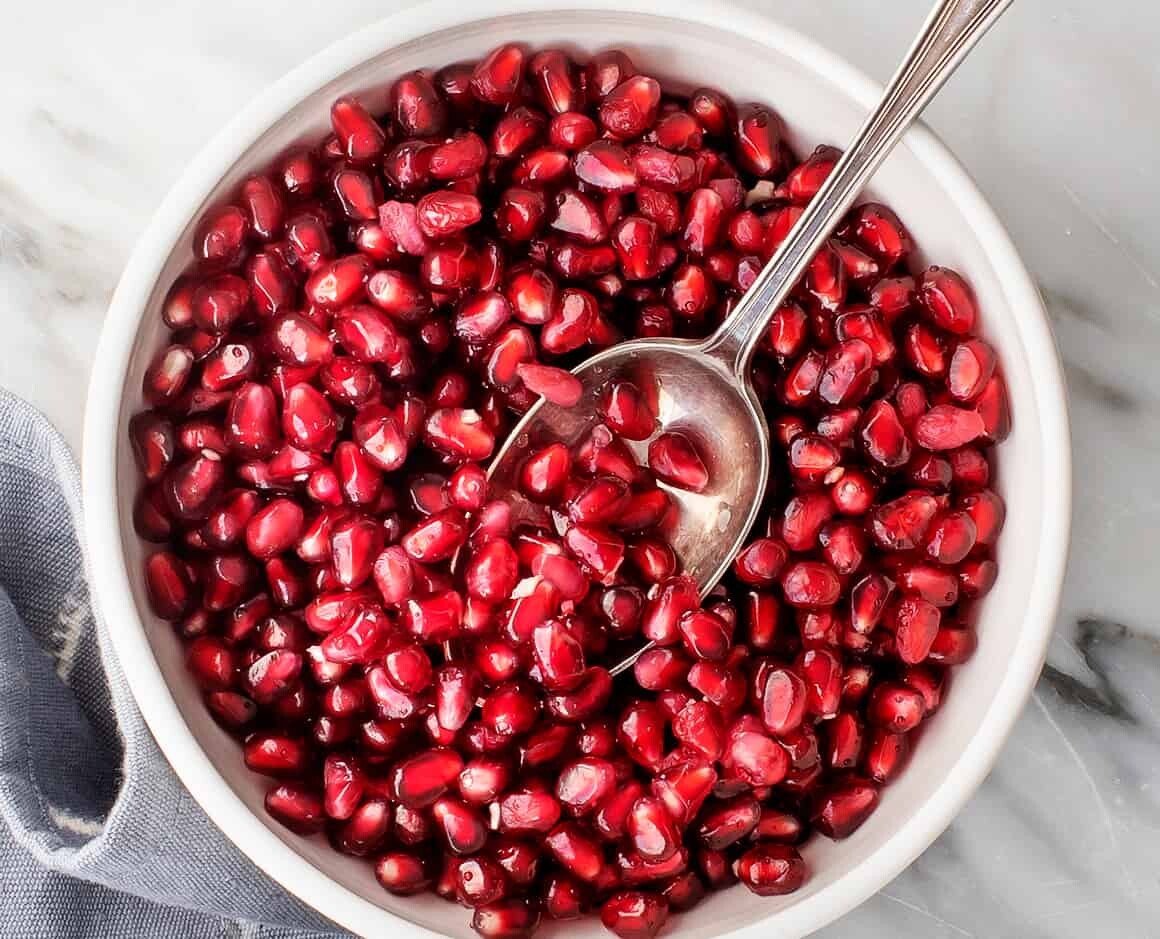 Pure 100% Fresh Red Top Quality Pomegranate Wholesaler